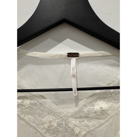 Free People Lola Long Sleeve Knit Lace Shirt Lace Womens Size XS Oversized Ivory - Picture 4 of 14